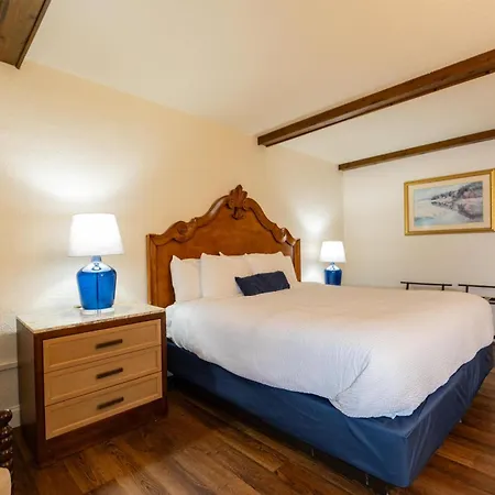 Fireside Inn And Suites Bangor-3